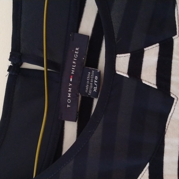 5/$20 Tommy Hilfiger T-shirt top, XL - Picture 2 of 5